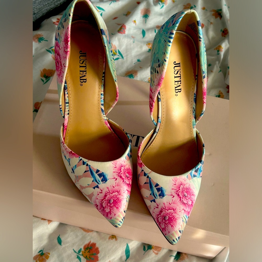 Just Fab floral pumps